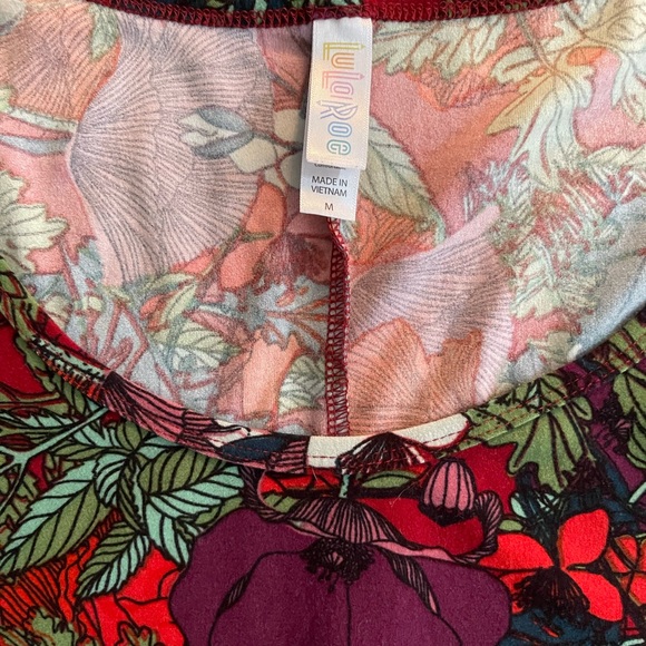 EUC Lularoe Perfect T - Picture 4 of 4